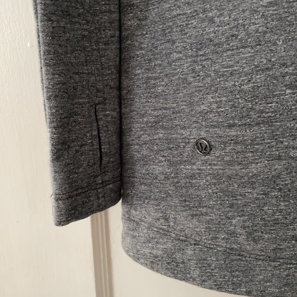 Lululemon - Picture 3 of 4